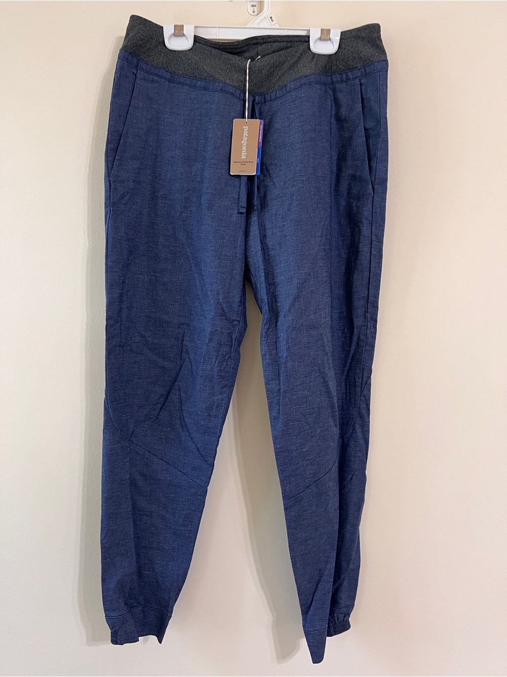 Patagonia Women’s Blue Stretch Jogger Pants with tag